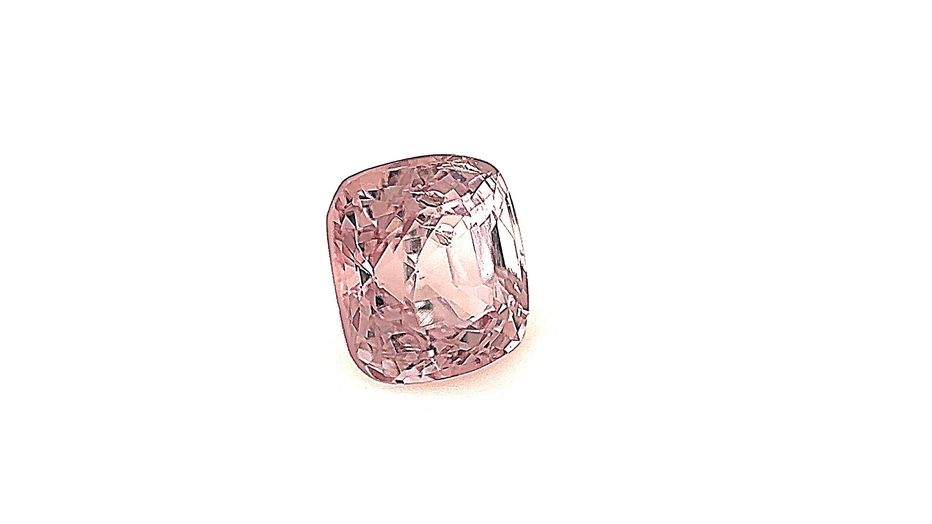 Rare light caramel spinel gemstone. Unique colour, ideal for distinctive jewellery designs.